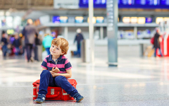 Allein reisende Kinder